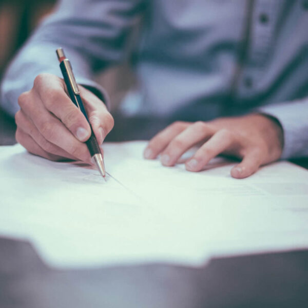 Consultation sur les honoraires d'un avocat à Nîmes