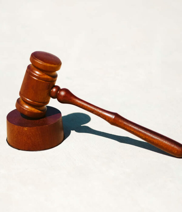 Consultation d'avocat et aide juridictionnelle à Nîmes