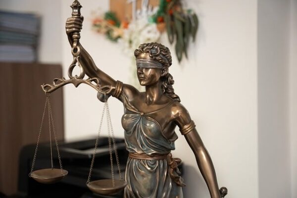 Avocat assurant l'accompagnement juridique à Nîmes